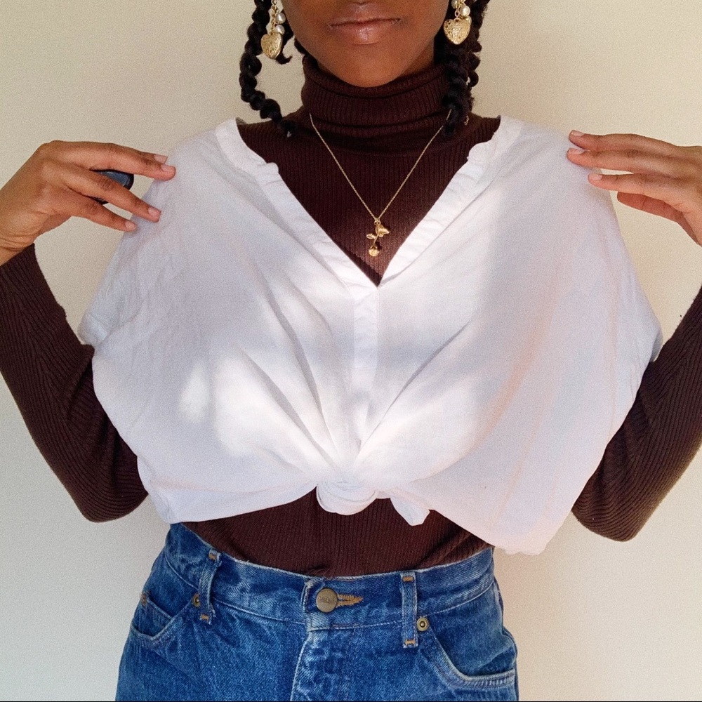 White gap linen shirt